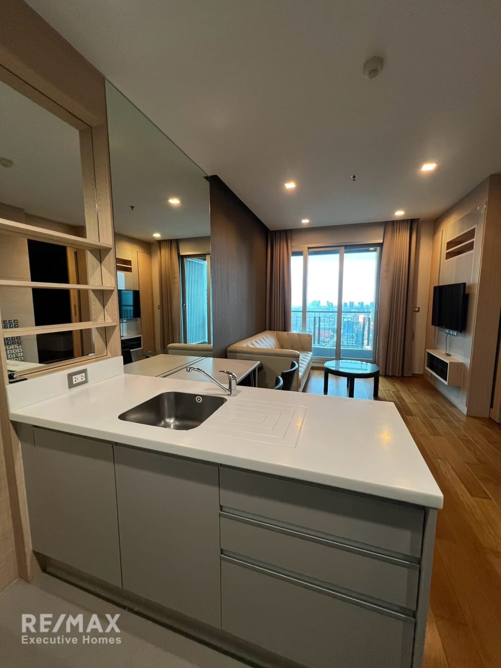 1-Zimmer-Eigentumswohnung zum Verkauf und zur Miete in The Address Asoke nahe MRT Phetchaburi 5