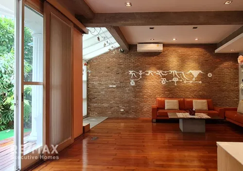 loft-style-townhouse-combi-unit-300m-from-bts-onnut-exh-49