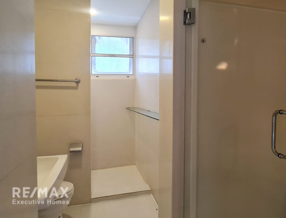 3BR Pet-Friendly Apartment | Private Whole-Floor Living in Phrom Phong 6