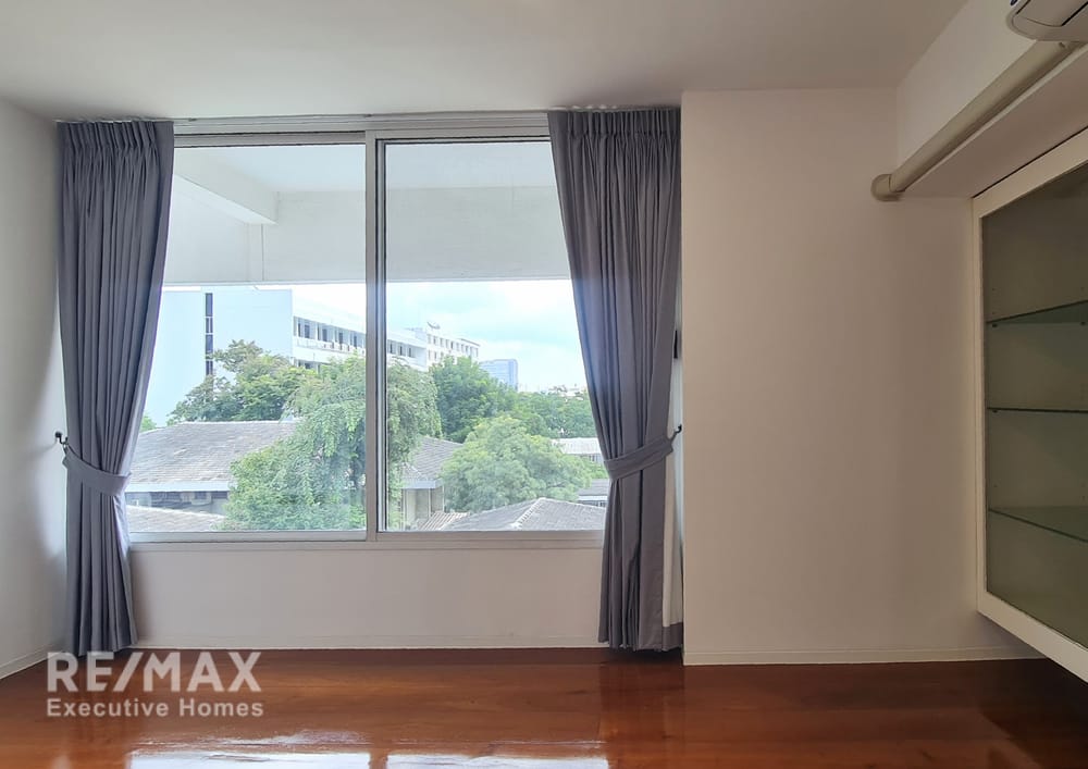 3BR Pet-Friendly Apartment | Private Whole-Floor Living in Phrom Phong 5