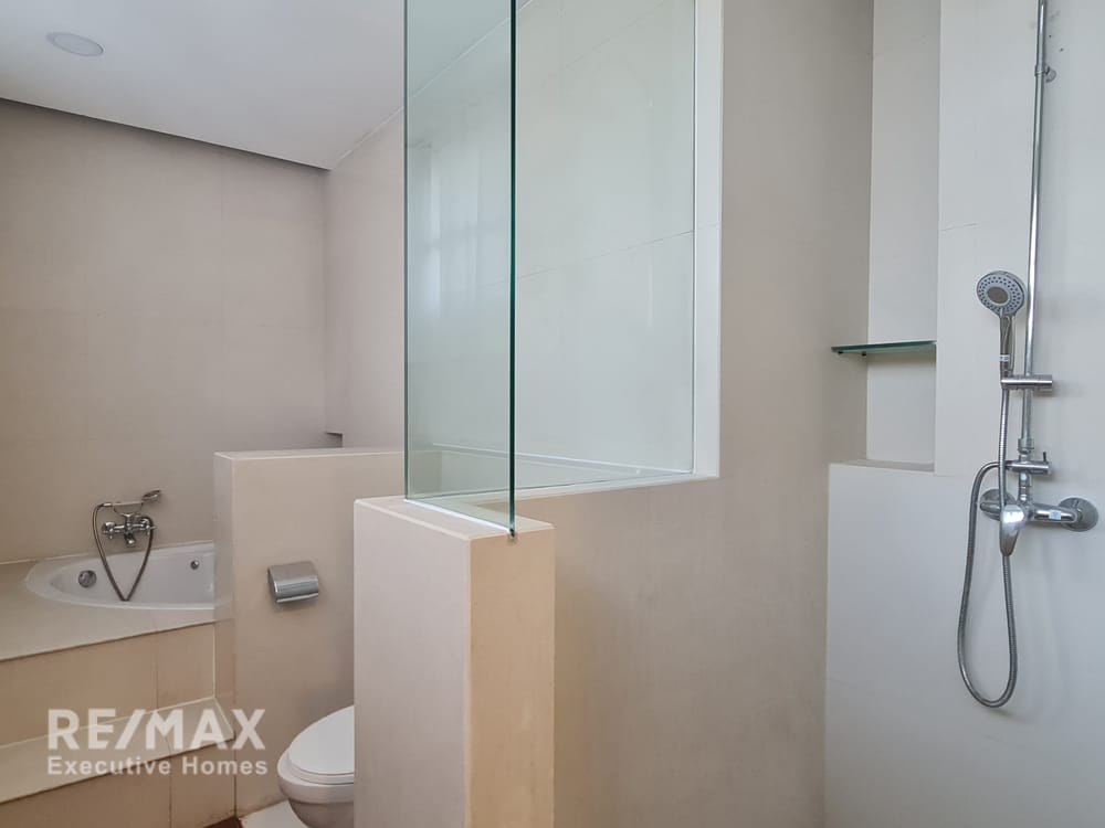 3BR Pet-Friendly Apartment | Private Whole-Floor Living in Phrom Phong 14