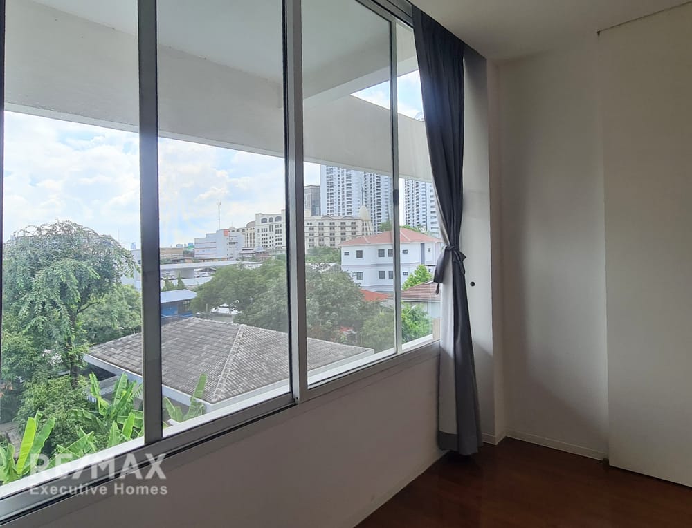 3BR Pet-Friendly Apartment | Private Whole-Floor Living in Phrom Phong 12
