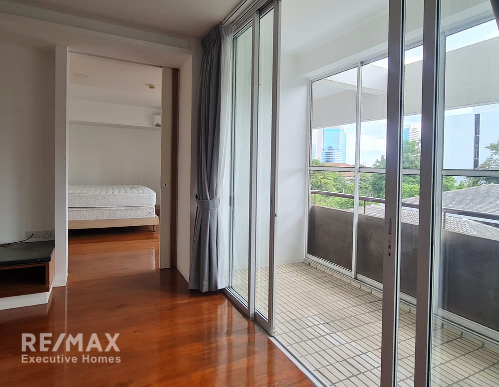 3BR Pet-Friendly Apartment | Private Whole-Floor Living in Phrom Phong 10