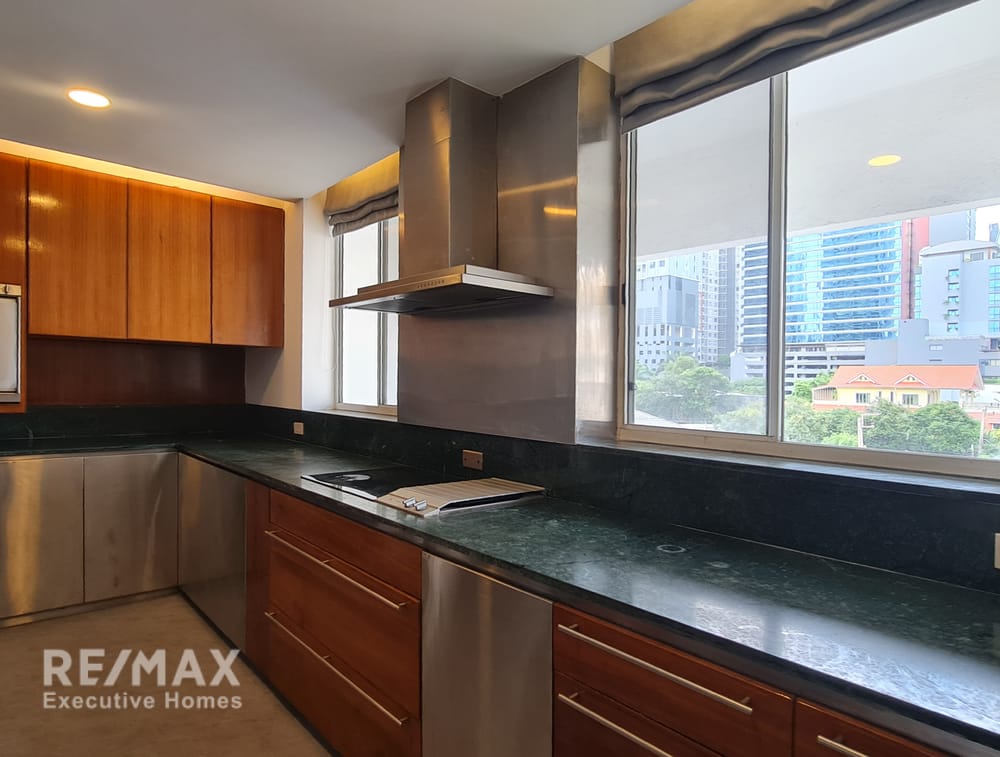 3BR Pet-Friendly Apartment | Private Whole-Floor Living in Phrom Phong 17