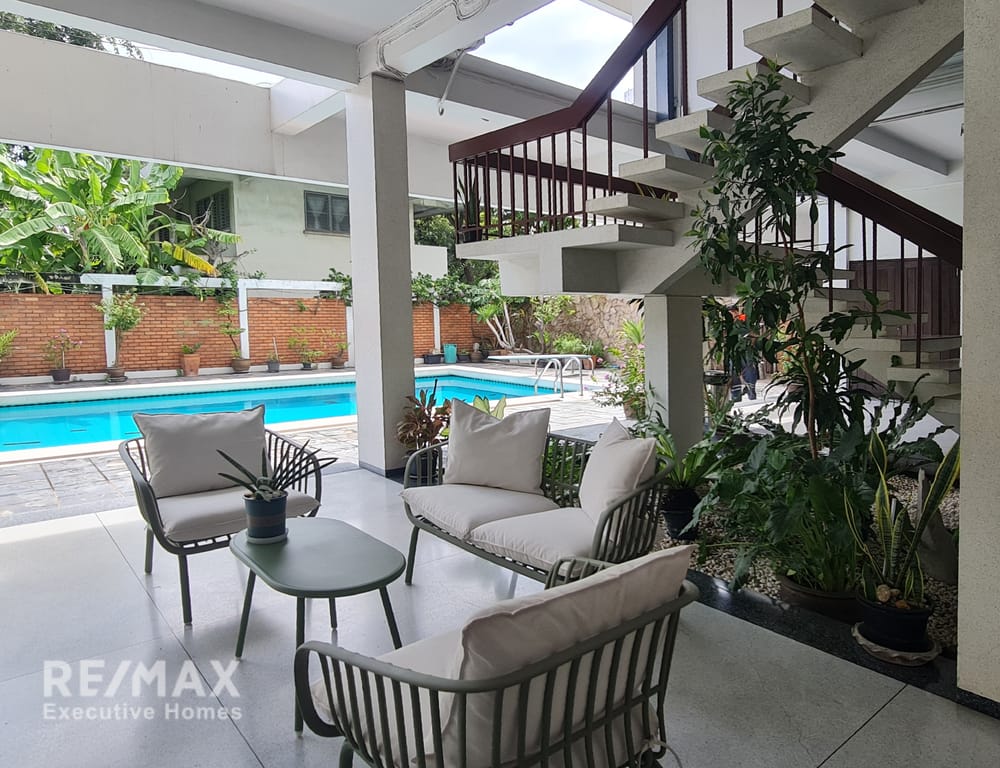 3BR Pet-Friendly Apartment | Private Whole-Floor Living in Phrom Phong 21