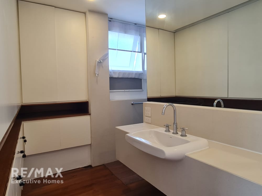 3BR Pet-Friendly Apartment | Private Whole-Floor Living in Phrom Phong 13
