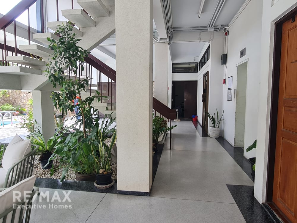3BR Pet-Friendly Apartment | Private Whole-Floor Living in Phrom Phong 23