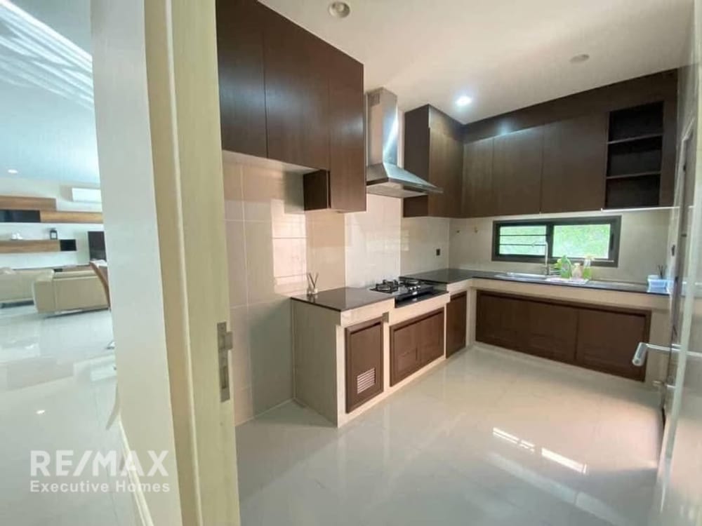 Сдаю 3-к. дом, 180м², Setthasiri KrungThep Kreetha 5