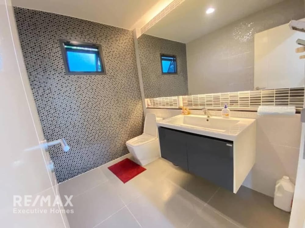 Сдаю 3-к. дом, 180м², Setthasiri KrungThep Kreetha 6