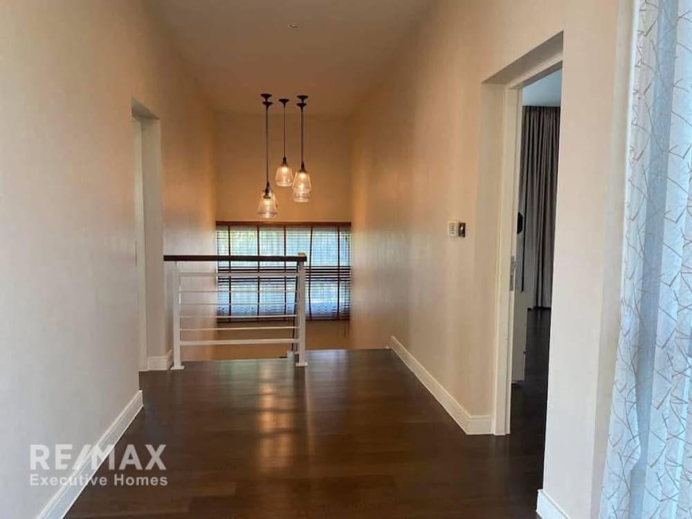 Сдаю 3-к. дом, 180м², Setthasiri KrungThep Kreetha 7