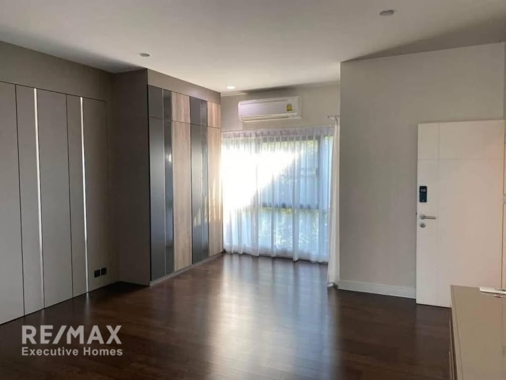 Сдаю 3-к. дом, 180м², Setthasiri KrungThep Kreetha 8
