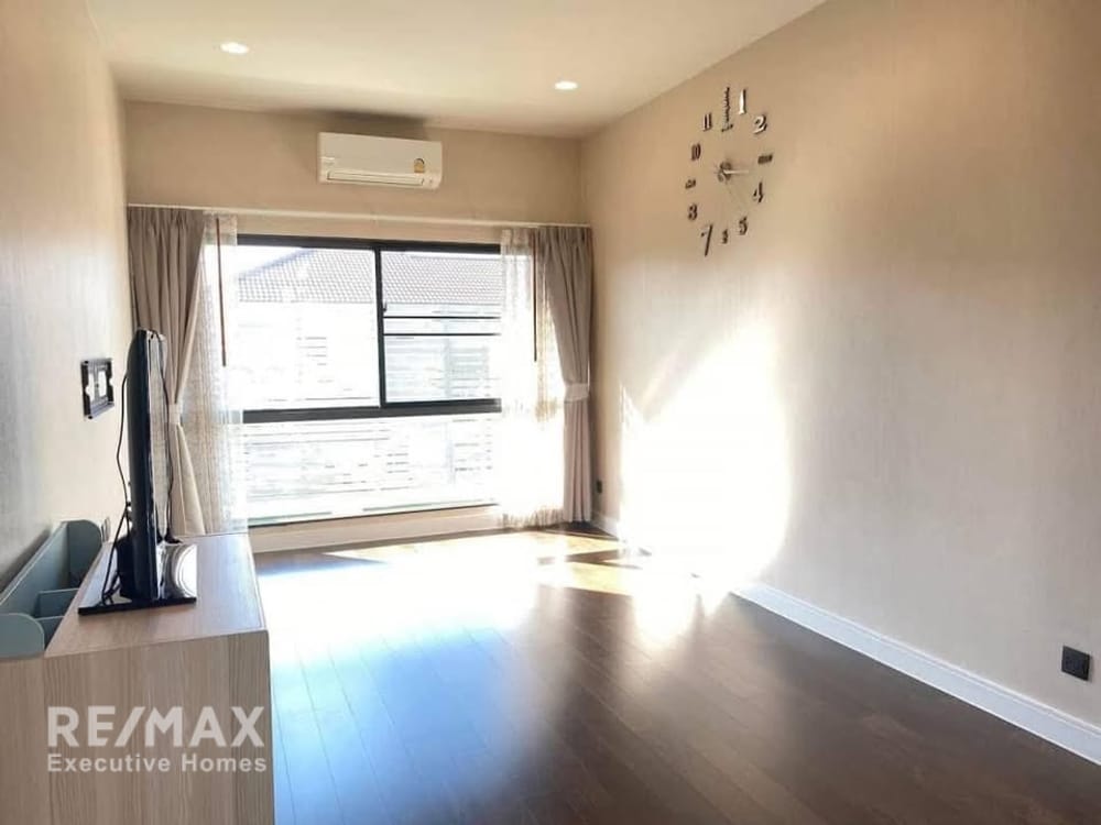Сдаю 3-к. дом, 180м², Setthasiri KrungThep Kreetha 12