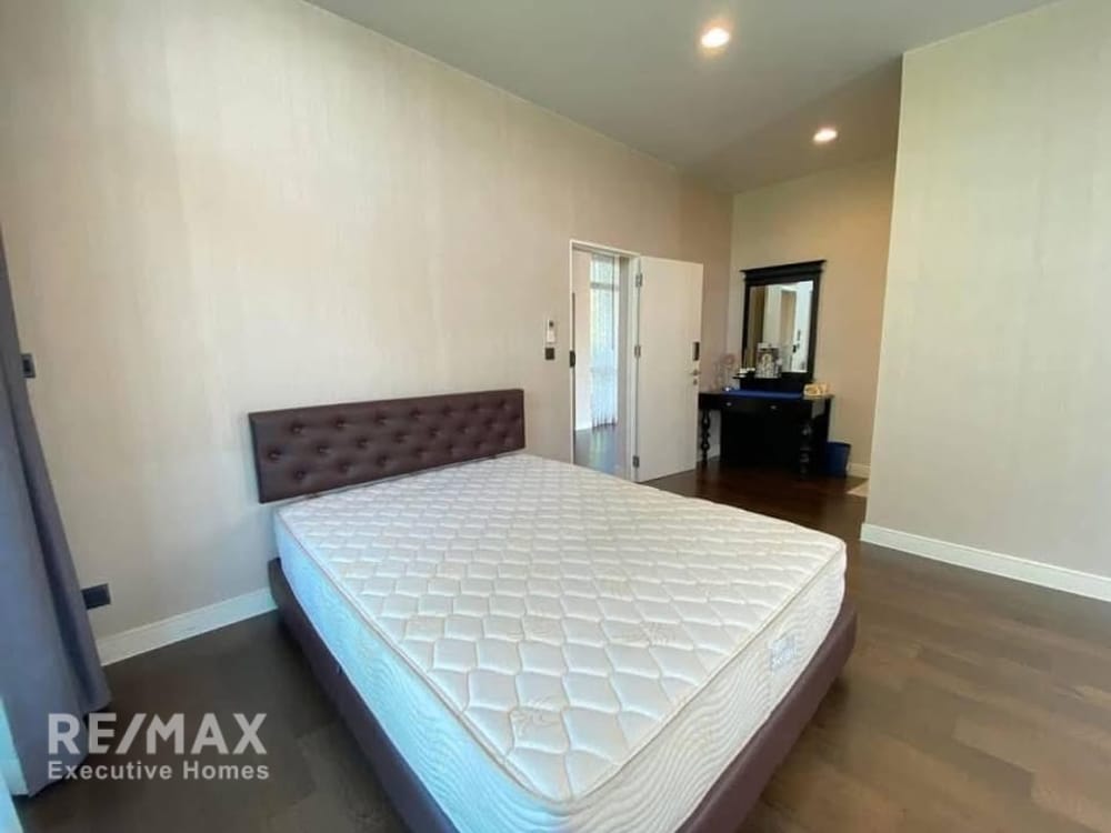 Сдаю 3-к. дом, 180м², Setthasiri KrungThep Kreetha 13