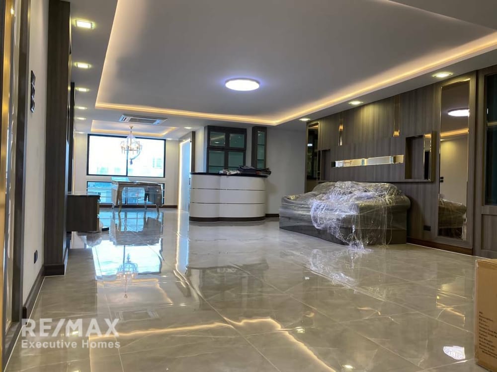 曼谷素坤逸路(下)诗丽吉王后国家会议中心站President Park Sukhumvit 24公寓223平米3室3卫出租 2