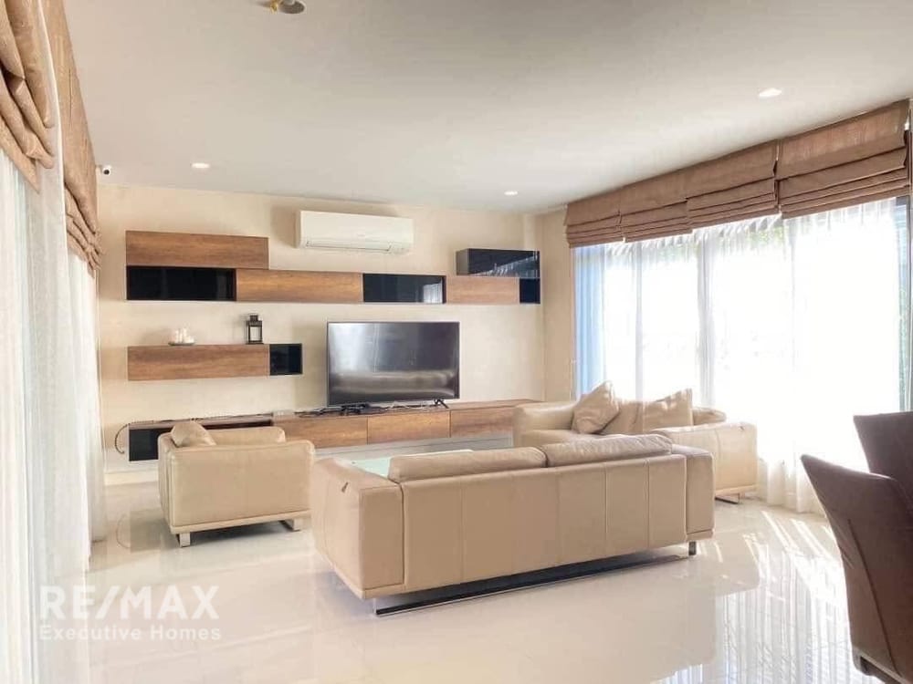 Spacious 3-Bedroom House for Rent in Setthasiri KrungThep Kreetha, Bangkok - Close to MRT Yaek Lam Sali 7