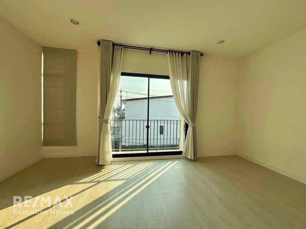 Rent 35K | 141sqm 3BR 3BA Townhome | Srinakarin - Rama 9 Expressway 3