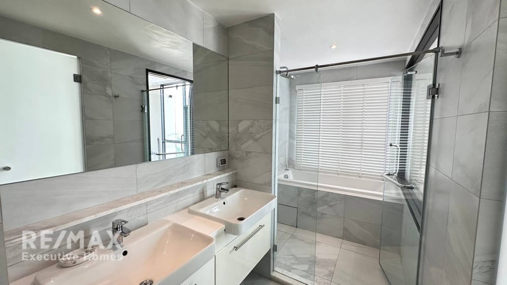 2-Bedroom Condo for Rent near BTS Ekkamai - RHYTHM Ekkamai 4