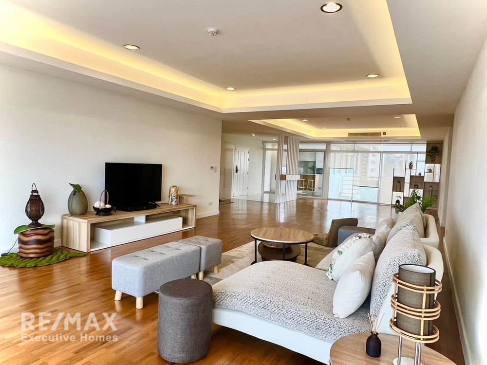 HOUSE-SIZED CONDO IN EKAMAI 10 – FULLY RENOVATED (295 SQ.M.) 3