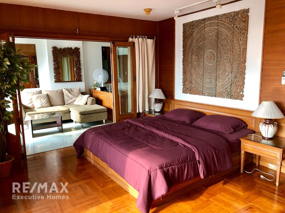 1 Bedroom Condo for Rent near BTS Nana - Saranjai Mansion 5