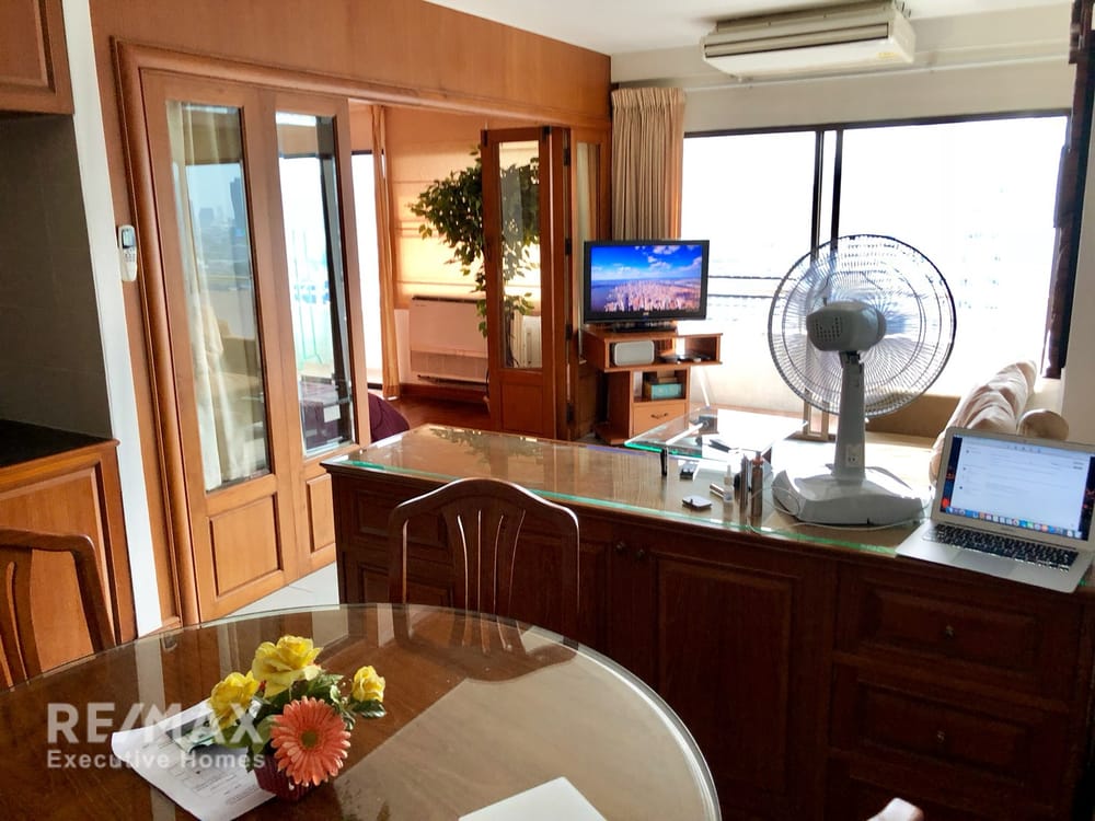 1 Bedroom Condo for Rent near BTS Nana - Saranjai Mansion 9