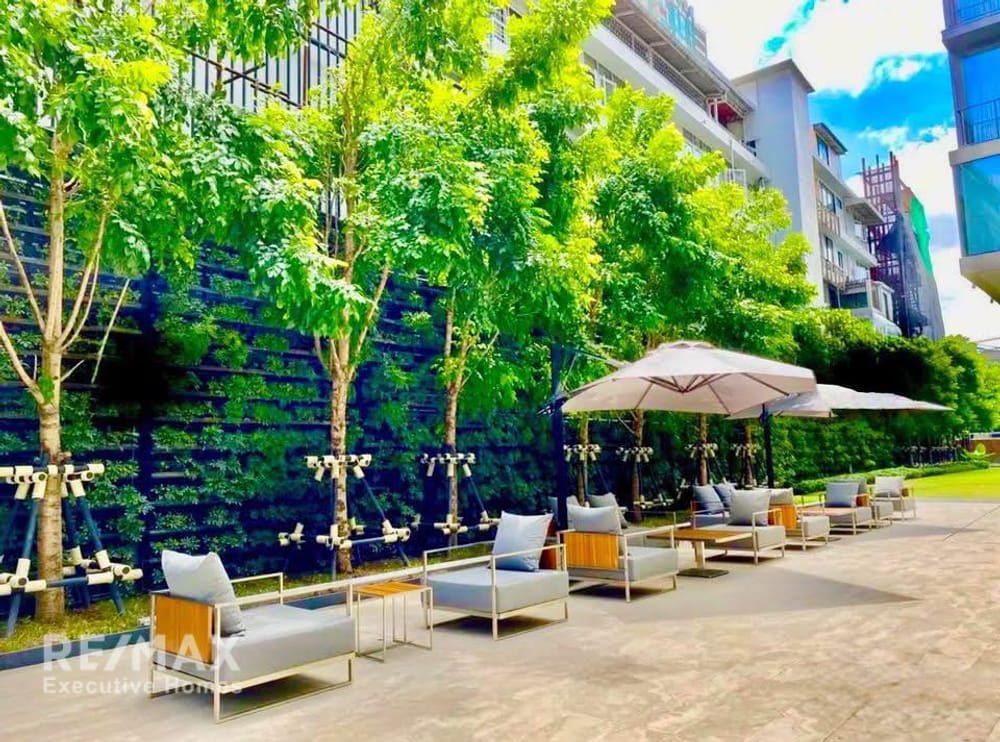 Luxury 1-Bedroom Condo for Rent at 28 Chidlom, Near BTS Chit Lom 20