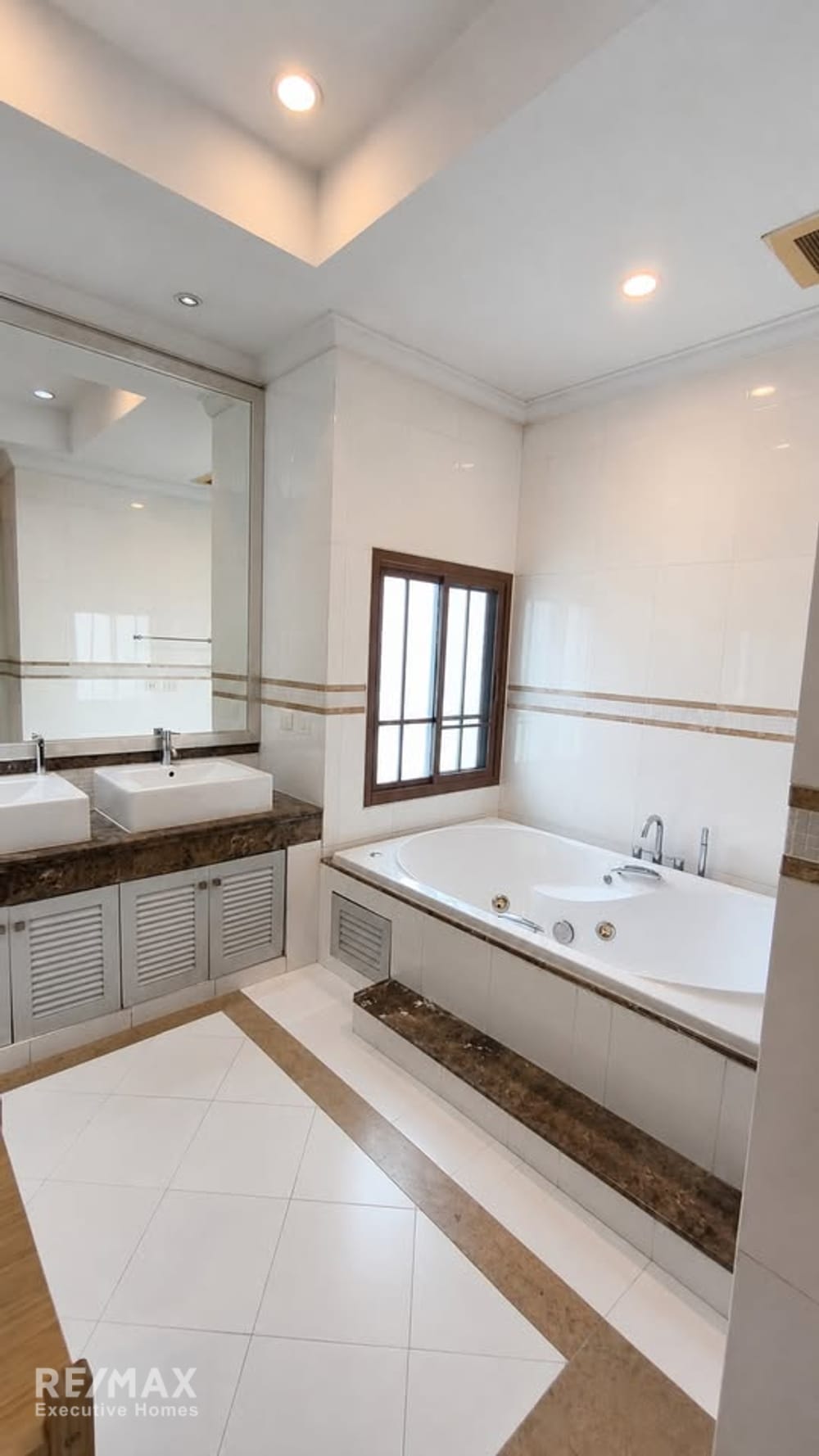 ให้เช่า 4 ห้องนอน บ้าน ใน สุขุมวิท (ตอนล่าง), กรุงเทพฯ 11