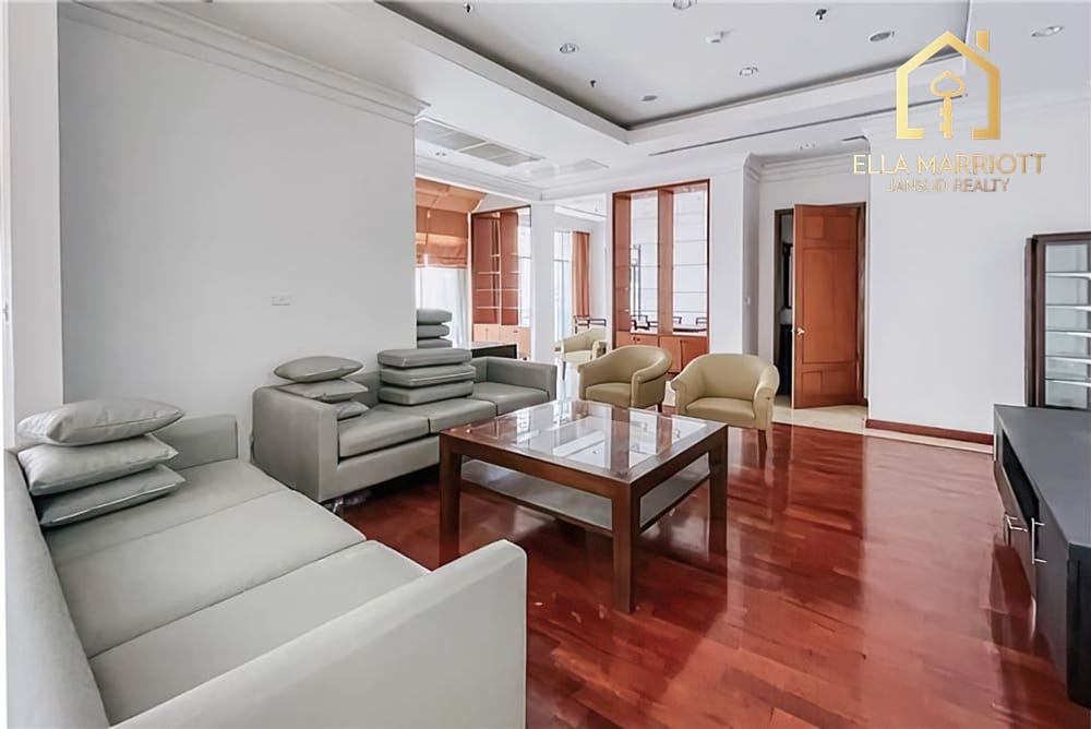 For Rent - 4 Bedroom Penthouse Condo in Sukhumvit 2, Near BTS Ploenchit 2