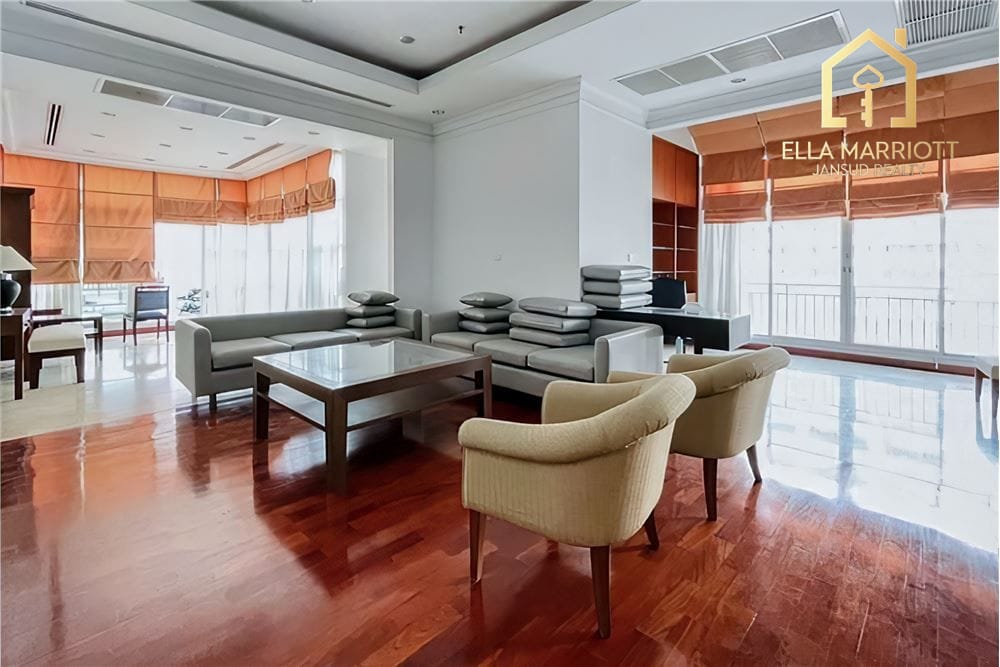 For Rent - 4 Bedroom Penthouse Condo in Sukhumvit 2, Near BTS Ploenchit 3