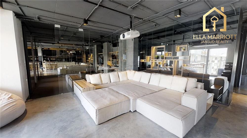 The Clover Thonglor Soi 8 | Heart of Thonglor | High Floor | 85K 3