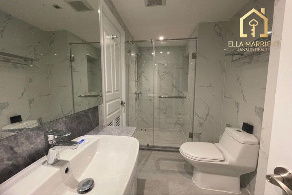 3-Bedroom Condo at Sithakarn Chidlom - 240sqm with 2 Private Lifts 11