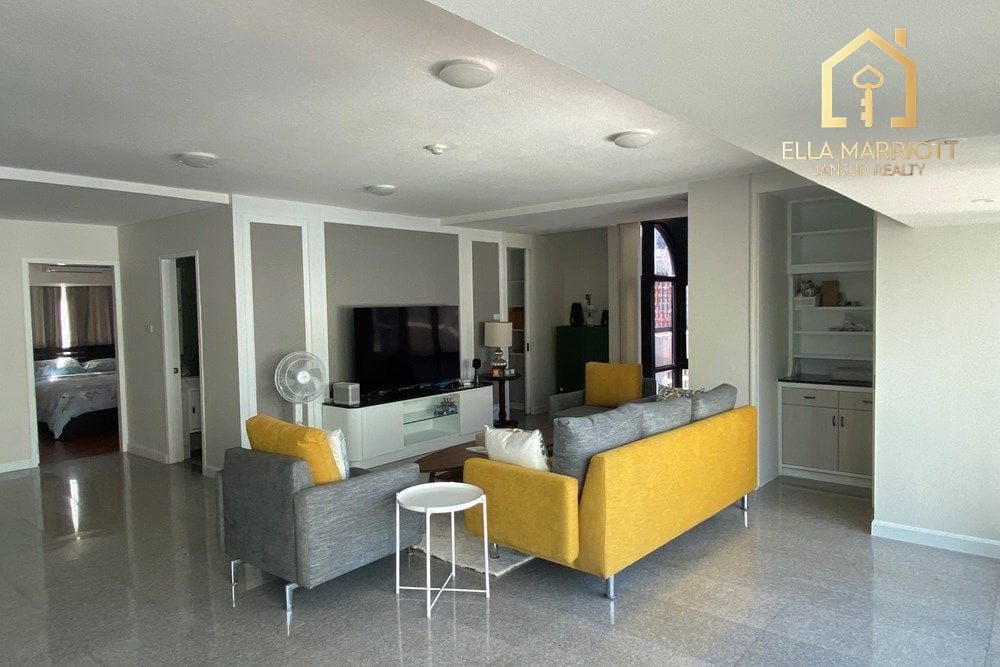3-Bedroom Condo at Sithakarn Chidlom - 240sqm with 2 Private Lifts 3
