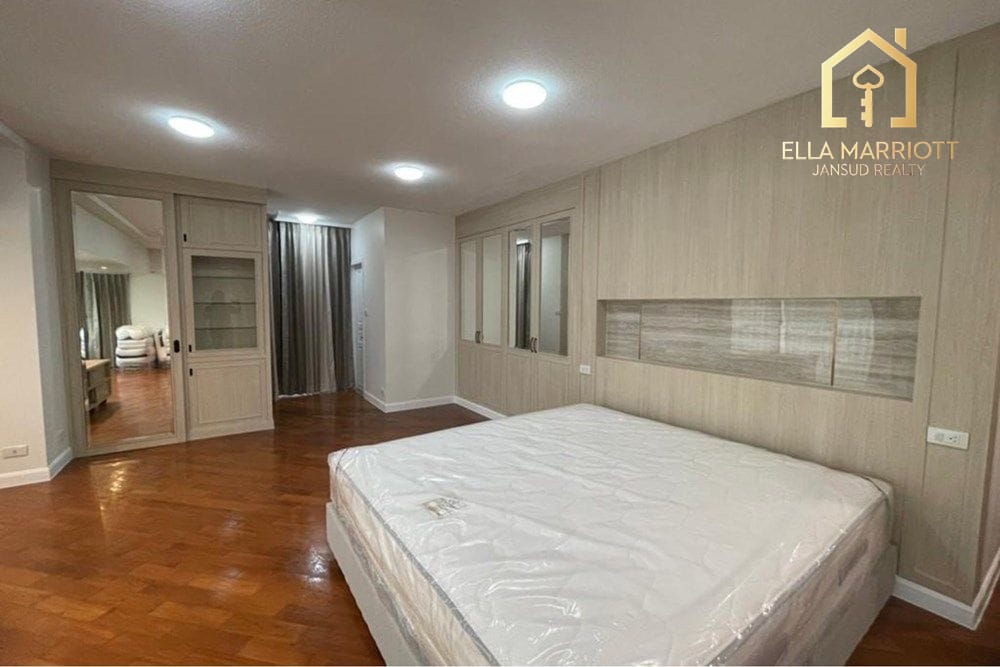 3-Bedroom Condo at Sithakarn Chidlom - 240sqm with 2 Private Lifts 6
