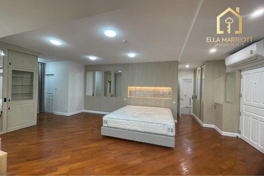 3-Bedroom Condo at Sithakarn Chidlom - 240sqm with 2 Private Lifts 7