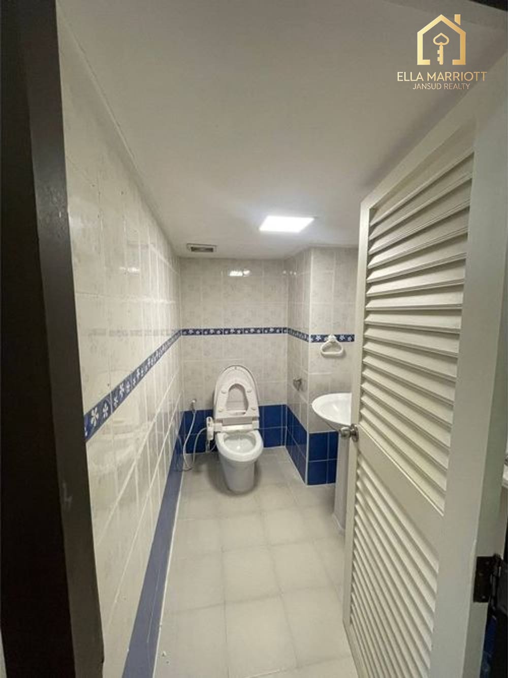 3-Bedroom Condo for Rent at Sukhumvit 39 - 280sqm, Pet-Friendly 12