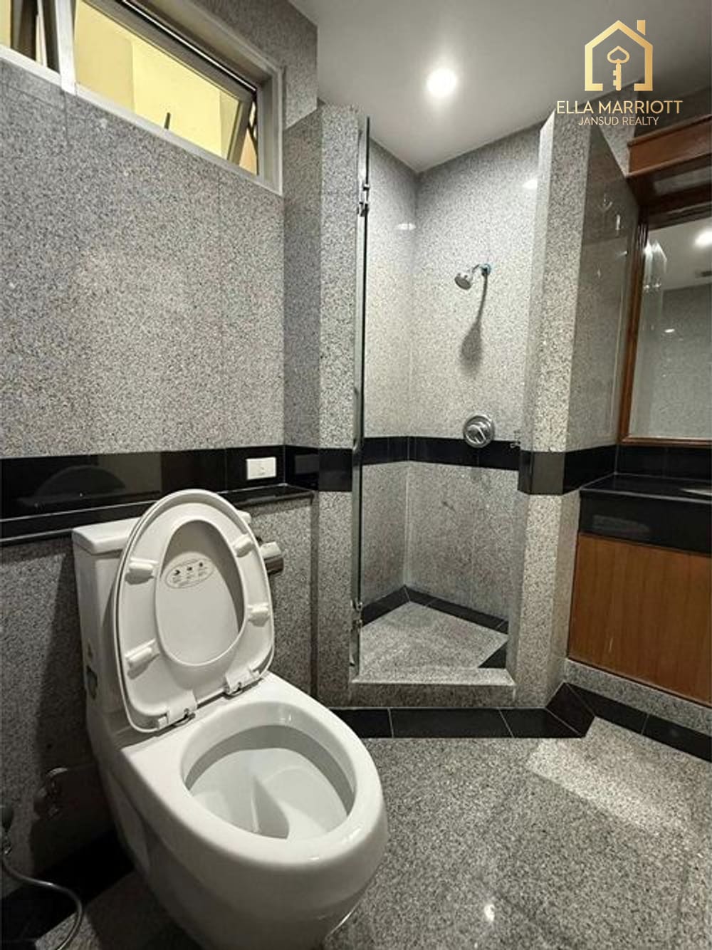 3-Bedroom Condo at Grand Langsuan — 9 min walk to BTS Chit Lom 11