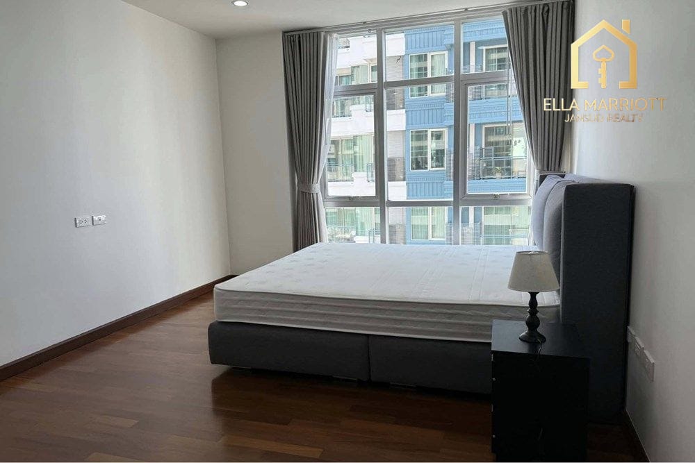 3-Bedroom Condo at Grand Langsuan — 9 min walk to BTS Chit Lom 9