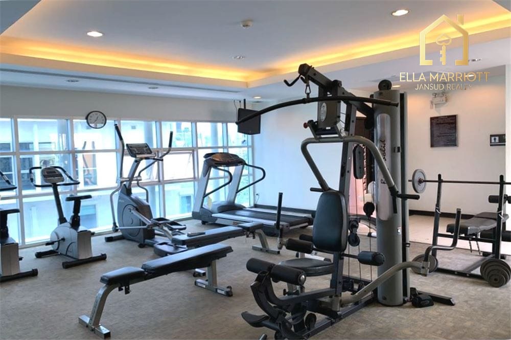 Modernes Schmuckstück in Sukhumvit 42, Bangkok – 5 Gehminuten zur BTS Ekkamai 16