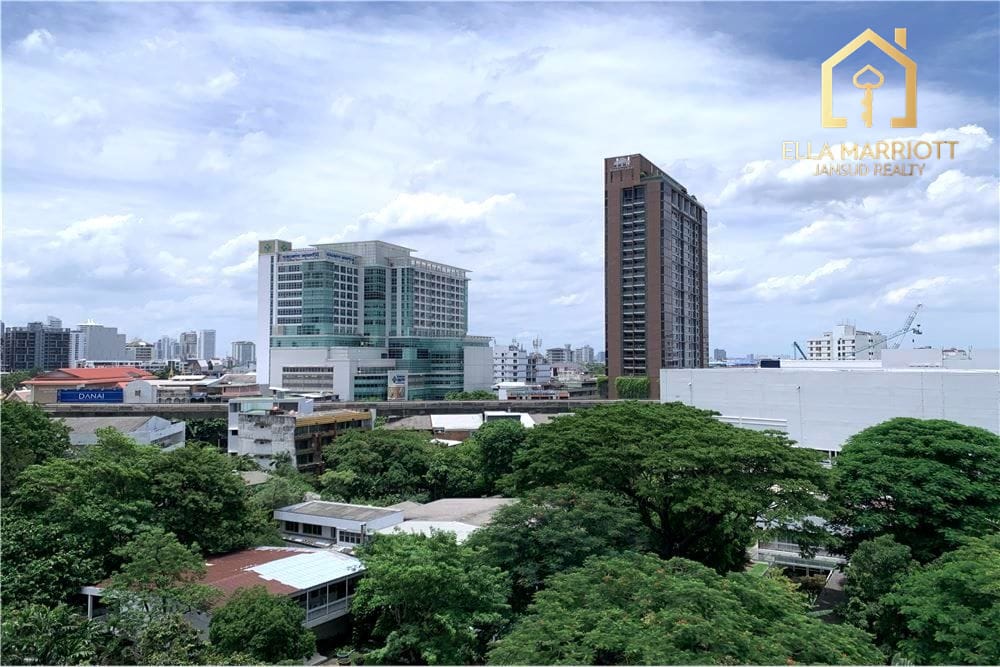 Modernes Schmuckstück in Sukhumvit 42, Bangkok – 5 Gehminuten zur BTS Ekkamai 19