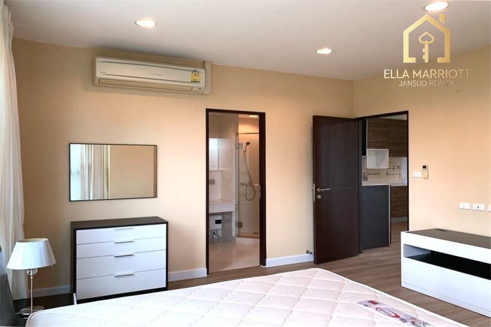 Modernes Schmuckstück in Sukhumvit 42, Bangkok – 5 Gehminuten zur BTS Ekkamai 8