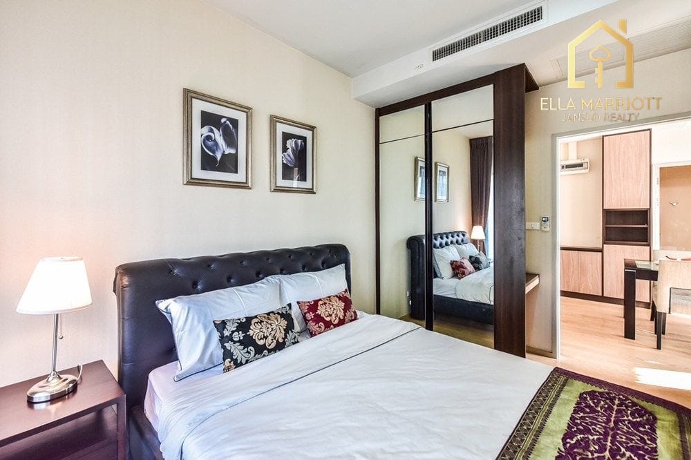 2-Bedroom Condo at Noble Refine — 5 min walk to BTS Phrom Phong 11