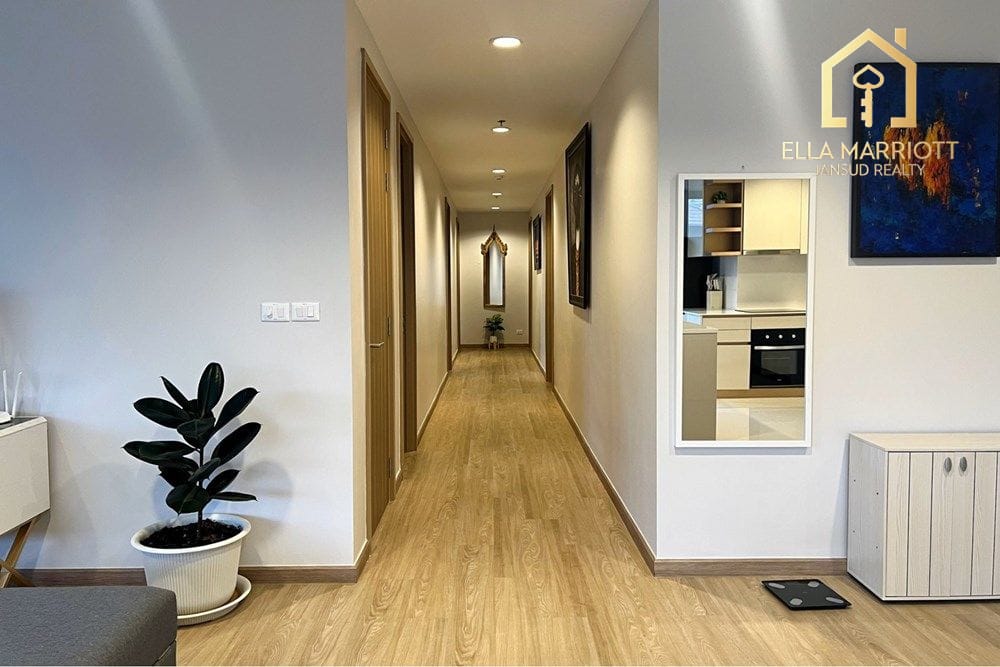 4-Bedroom Condo for Rent - 229sqm Family Suite, Newly Renovated 4