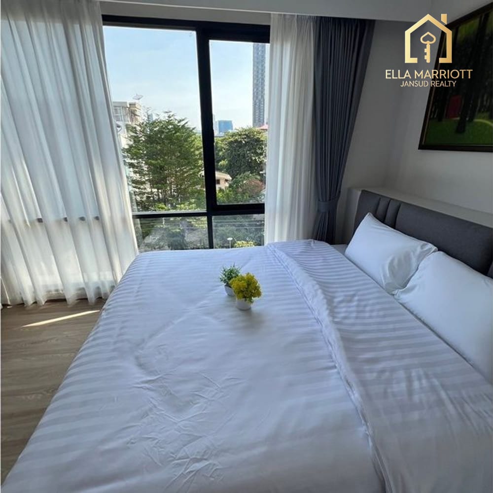 4-Bedroom Condo for Rent - 229sqm Family Suite, Newly Renovated 8