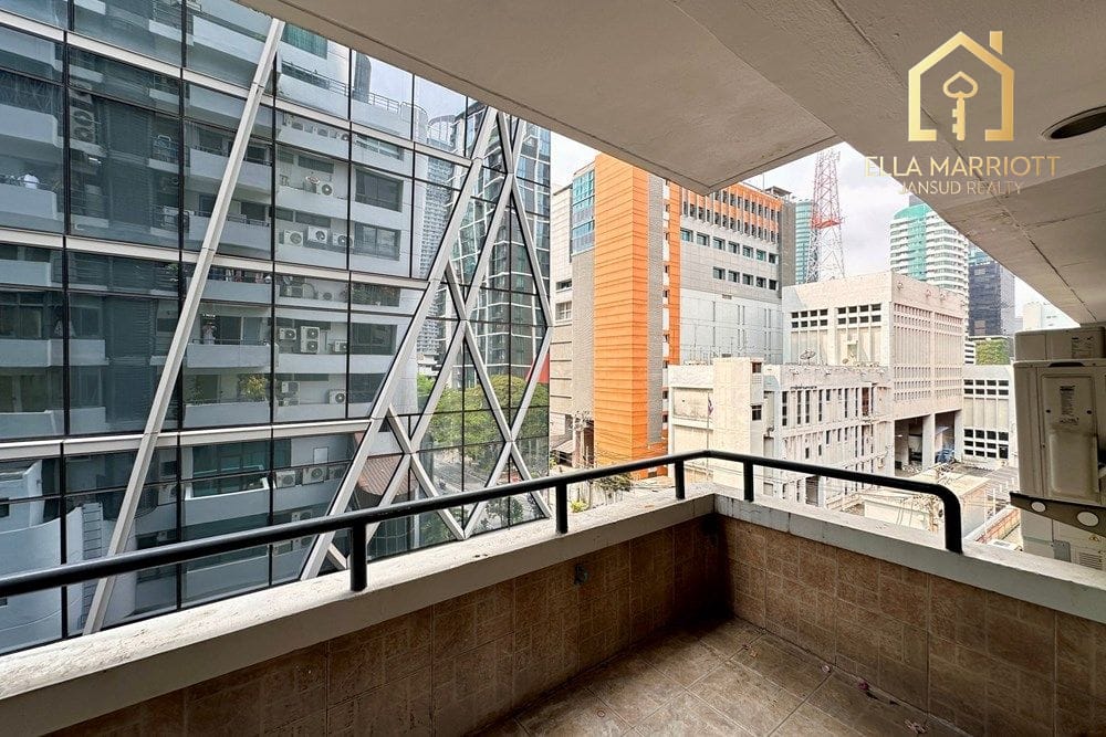 2-Bedroom Condo in Heart of Bangkok 18