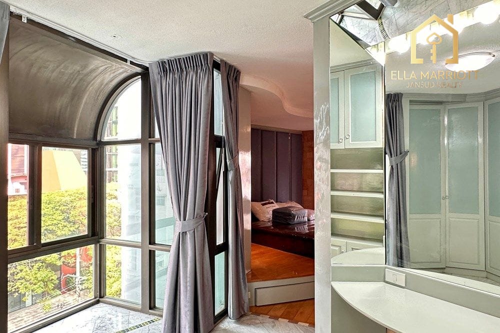 2-Bedroom Condo in Heart of Bangkok 4