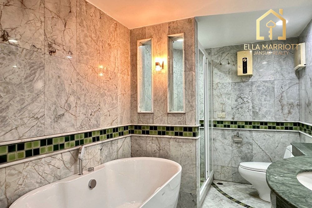 2-Bedroom Condo in Heart of Bangkok 5