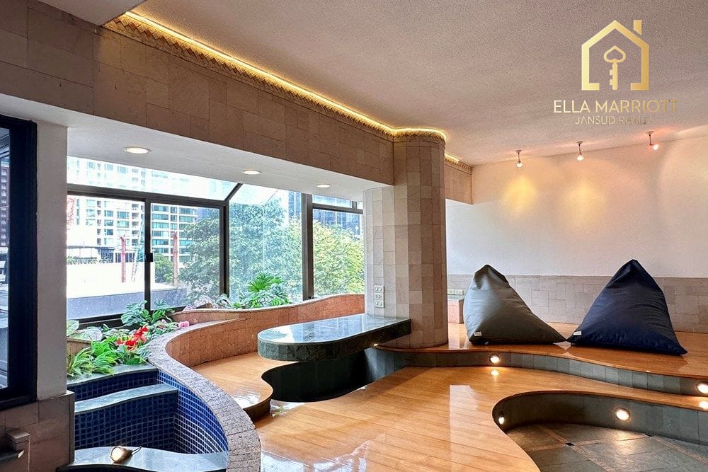 2-Bedroom Condo in Heart of Bangkok 6