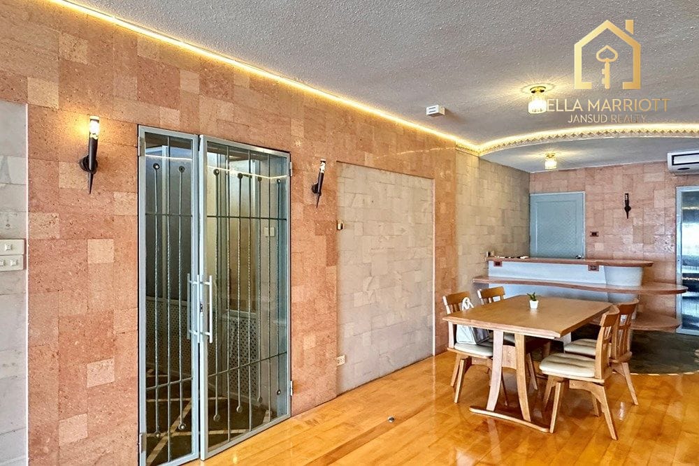 2-Bedroom Condo in Heart of Bangkok 7