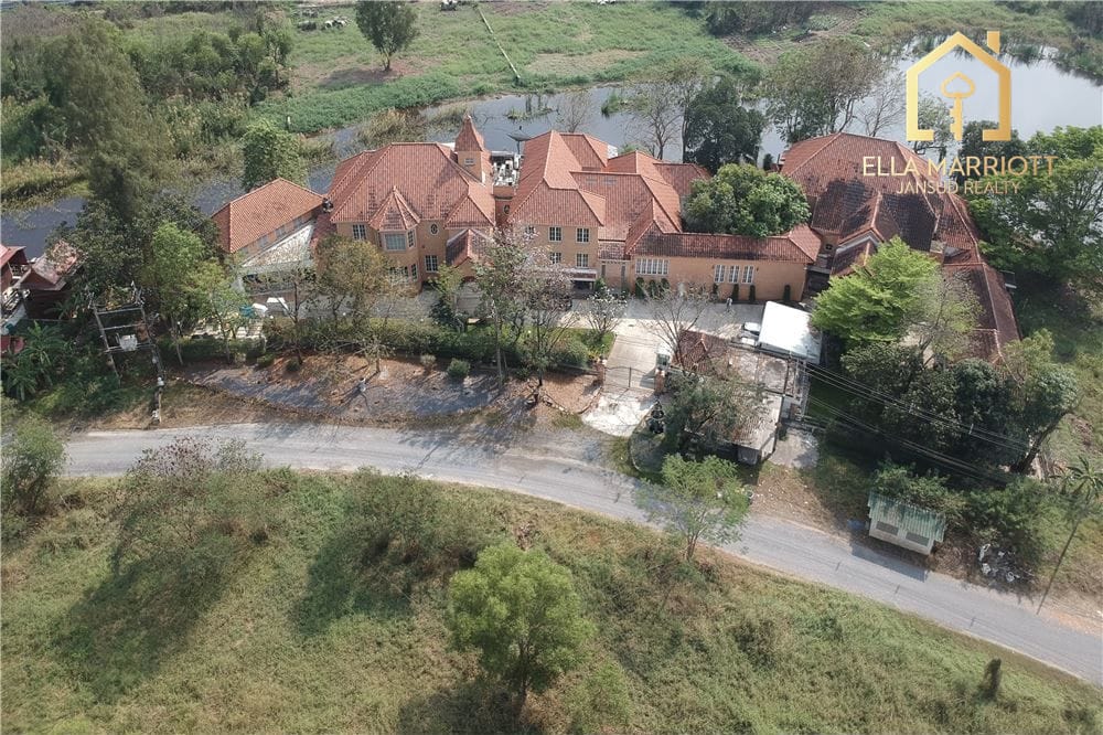 Luxuriöses Einfamilienhaus in Bangkoks erstklassiger Lage 1