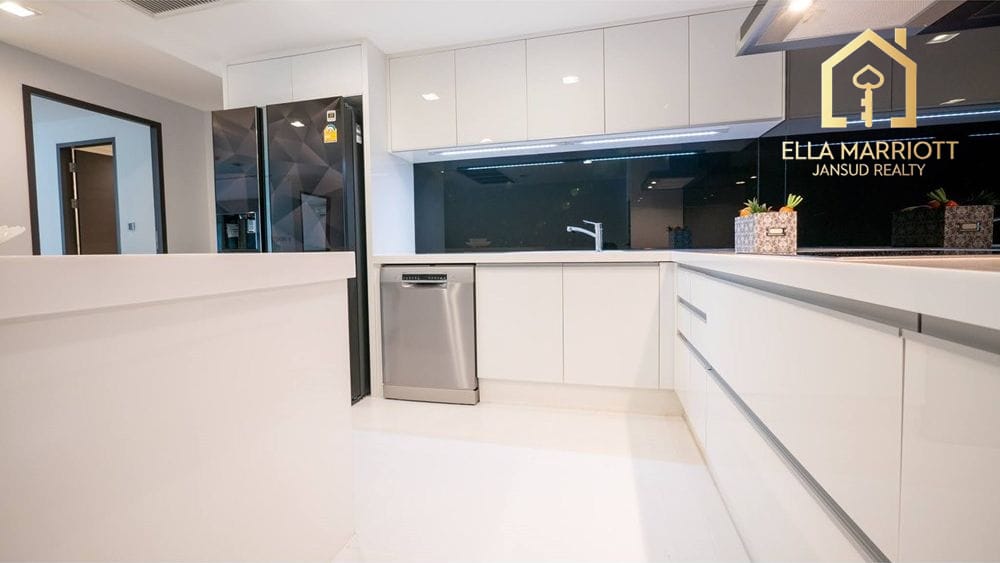 Rent 120K | 167sqm Boutique 3BR | Sukhumvit 19 | Near BTS Asoke 8