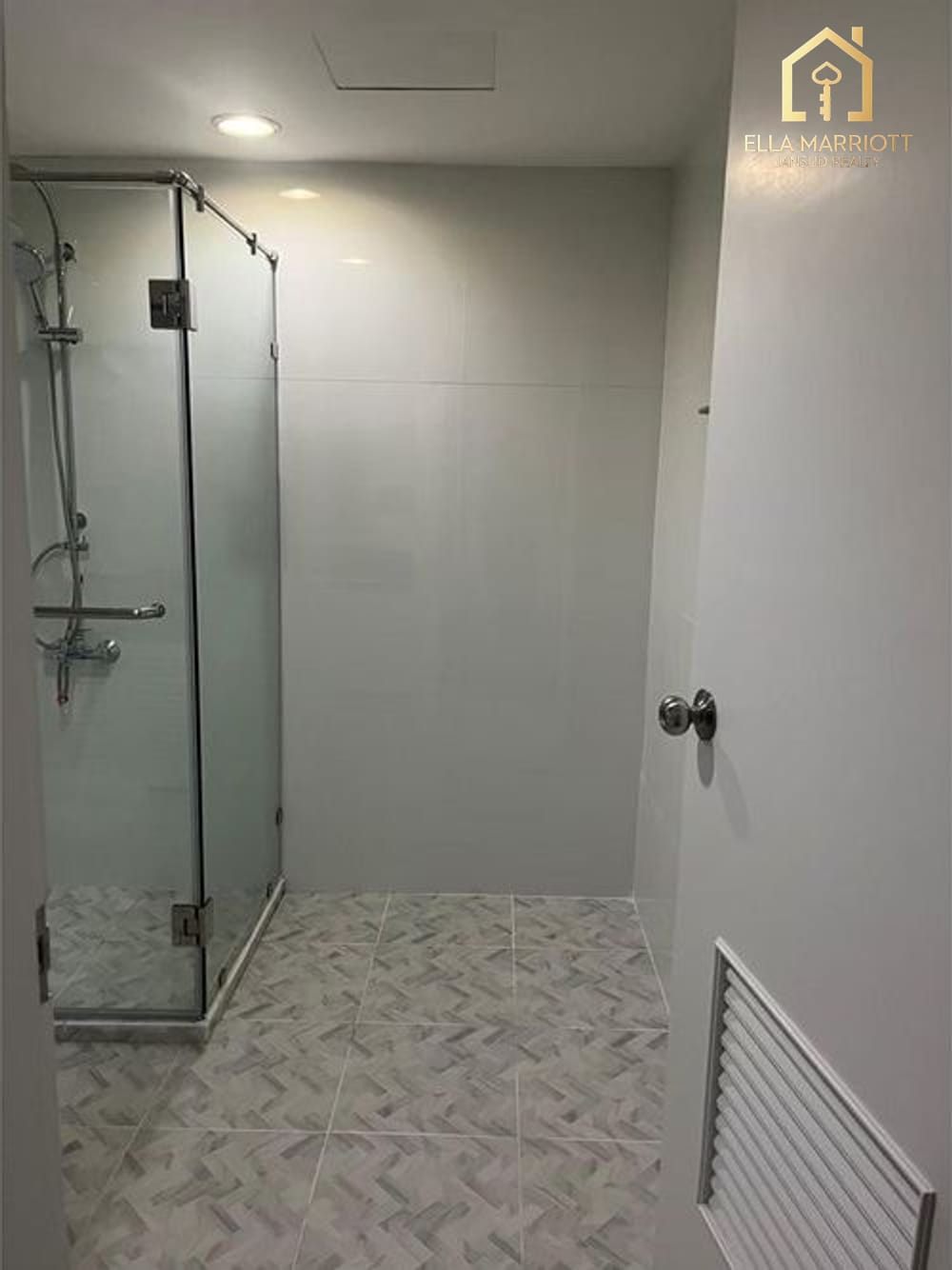 3-Bedroom Apartment for Rent at Sukhumvit 4 - 250sqm, Pet-Friendly 11